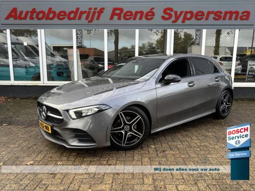 Mercedes-Benz A-Klasse 180 Business Solution AMG | Sfeerverlichting | Automaat | Stoelverwarming | Dodehoek Detector Mercedes-Benz A-Klasse 180 Business Solution AMG | Sfeerverlichting | Automaat | Stoelverwarming | Dodehoek Detector