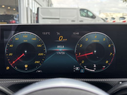 Mercedes-Benz A-Klasse 180 Business Solution AMG | Sfeerverlichting | Automaat | Stoelverwarming | Dodehoek Detector ActivLease financial lease