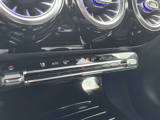 Mercedes-Benz A-Klasse 180 Business Solution AMG | Sfeerverlichting | Automaat | Stoelverwarming | Dodehoek Detector ActivLease financial lease