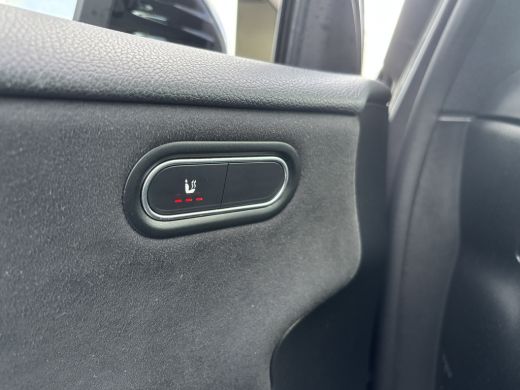 Mercedes-Benz A-Klasse 180 Business Solution AMG | Sfeerverlichting | Automaat | Stoelverwarming | Dodehoek Detector ActivLease financial lease