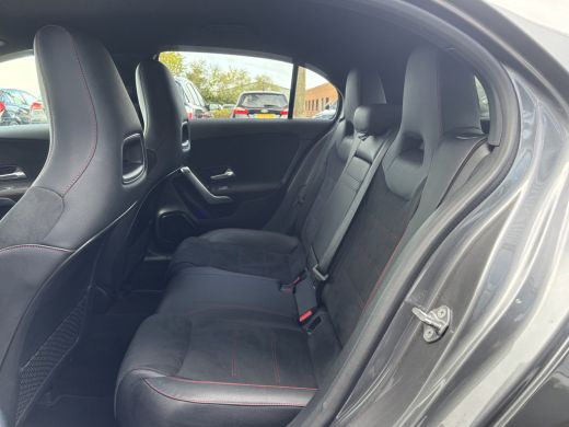 Mercedes-Benz A-Klasse 180 Business Solution AMG | Sfeerverlichting | Automaat | Stoelverwarming | Dodehoek Detector ActivLease financial lease