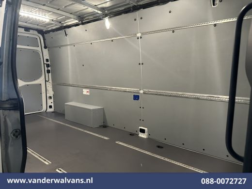 Mercedes-Benz Sprinter 315 CDI 150pk L3H2 Euro6 Airco | Camera | Navigatie | Chauffeursstoel 270 Graden achterdeuren, Cr... ActivLease financial lease