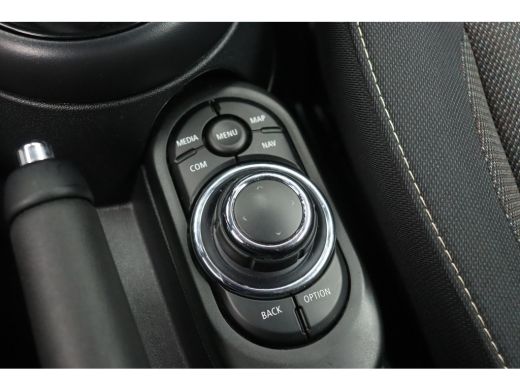 Mini Cooper Cooper Automaat / LED / Airconditioning / Cruise Control / PDC ActivLease financial lease