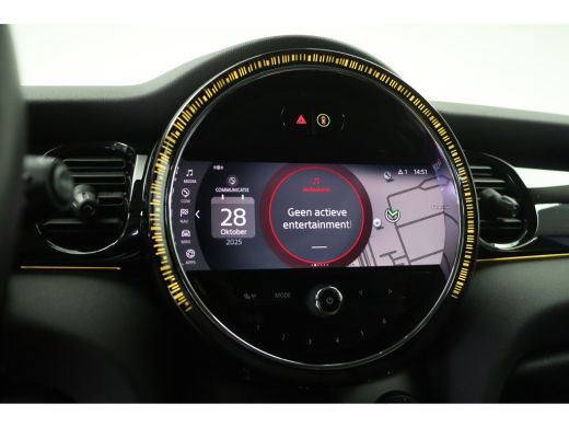 Mini Cooper Cooper Automaat / LED / Airconditioning / Cruise Control / PDC ActivLease financial lease