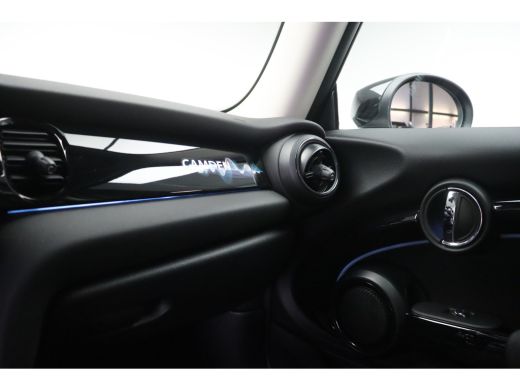 Mini Cooper Cooper Automaat / LED / Airconditioning / Cruise Control / PDC ActivLease financial lease