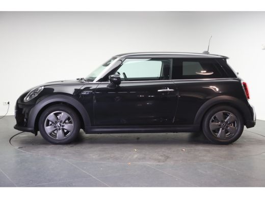 Mini Cooper Cooper Automaat / LED / Airconditioning / Cruise Control / PDC ActivLease financial lease