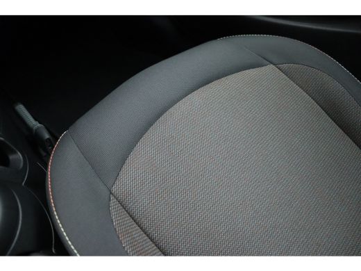 Mini Cooper Cooper Automaat / LED / Airconditioning / Cruise Control / PDC ActivLease financial lease