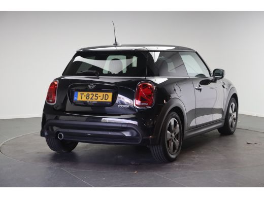 Mini Cooper Cooper Automaat / LED / Airconditioning / Cruise Control / PDC ActivLease financial lease