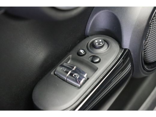 Mini Cooper Cooper Automaat / LED / Airconditioning / Cruise Control / PDC ActivLease financial lease