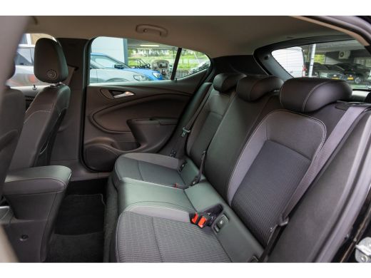 Opel Astra 1.2 Design & Tech | Apple Carplay/Android Auto | Cruise+ climate controle | Navigatie | PDC | App... ActivLease financial lease