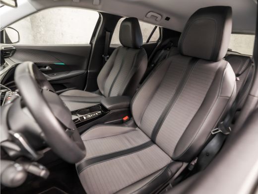 Peugeot 2008 1.2 PureTech Allure Sport 131Pk Automaat (APPLE CARPLAY, GROOT NAVI, 360 CAMERA, LEDER, KEYLESS, ... ActivLease financial lease