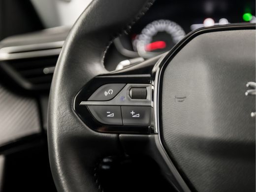 Peugeot 2008 1.2 PureTech Allure Sport 131Pk Automaat (APPLE CARPLAY, GROOT NAVI, 360 CAMERA, LEDER, KEYLESS, ... ActivLease financial lease