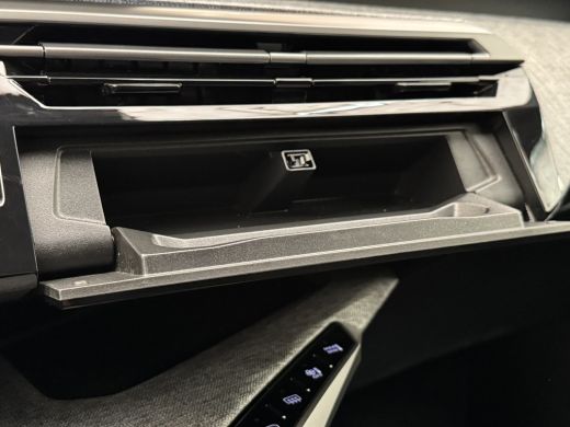 Peugeot 3008 1.2 Hybrid 136 Allure Camera | LED | Carplay | 19" Lichmetaal | Digitaal Dashboard | Parkeersenso... ActivLease financial lease