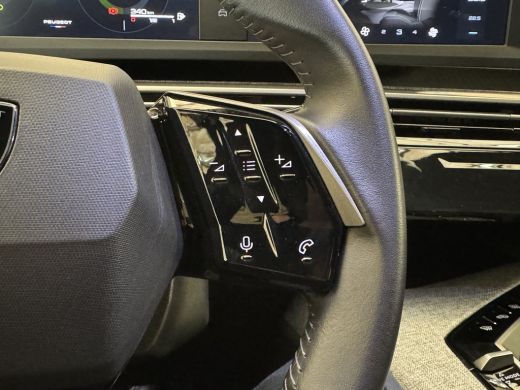 Peugeot 3008 1.2 Hybrid 136 Allure Camera | LED | Carplay | 19" Lichmetaal | Digitaal Dashboard | Parkeersenso... ActivLease financial lease