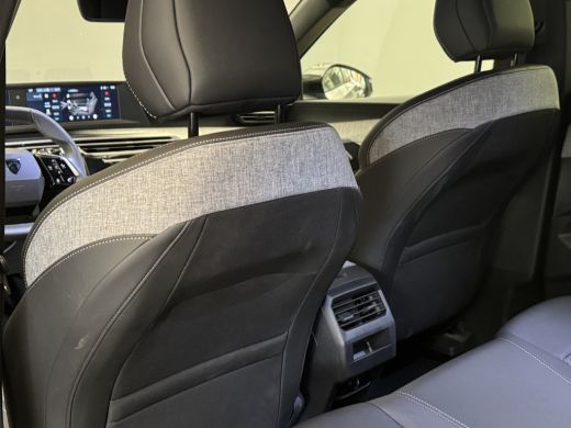 Peugeot 3008 1.2 Hybrid 136 Allure Camera | LED | Carplay | 19" Lichmetaal | Digitaal Dashboard | Parkeersenso... ActivLease financial lease