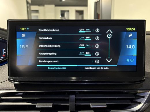 Peugeot 3008 1.6 PHEV HYbrid 225PK Allure|Camera|Carplay|Navi|PDC|ACC|Side assist|Lane Assist| ActivLease financial lease