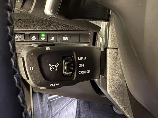 Peugeot 3008 1.6 PHEV HYbrid 225PK Allure|Camera|Carplay|Navi|PDC|ACC|Side assist|Lane Assist| ActivLease financial lease