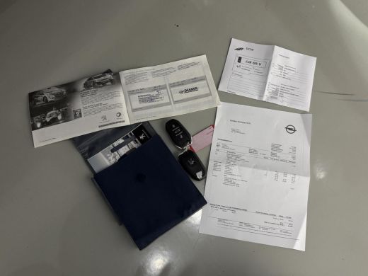 Peugeot 3008 1.6 HYbrid4 300PK GT|Black Pack|Panodak|4x4|360|Carplay|Navi|FOCAL|PDC|ACC|Side assist|Lane Assist| ActivLease financial lease