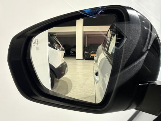 Peugeot 3008 1.6 HYbrid4 300PK GT|Black Pack|Panodak|4x4|360|Carplay|Navi|FOCAL|PDC|ACC|Side assist|Lane Assist| ActivLease financial lease
