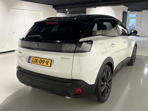 Peugeot 3008 1.6 HYbrid4 300PK GT|Black Pack|Panodak|4x4|360|Carplay|Navi|FOCAL|PDC|ACC|Side assist|Lane Assist| ActivLease financial lease
