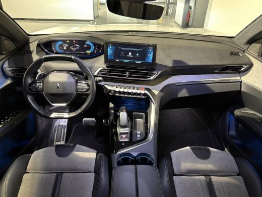 Peugeot 3008 1.6 HYbrid4 300PK GT|Black Pack|Panodak|4x4|360|Carplay|Navi|FOCAL|PDC|ACC|Side assist|Lane Assist| ActivLease financial lease