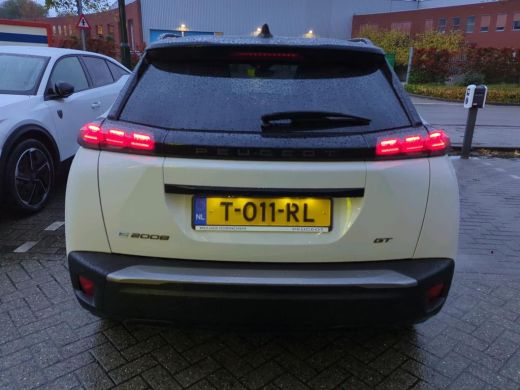 Peugeot e-2008 EV GT First Edition 54 kWh 156pk | Massage | Elektr. Stoelen | LED-Matrix | Adaptive Cruise | Sto... ActivLease financial lease