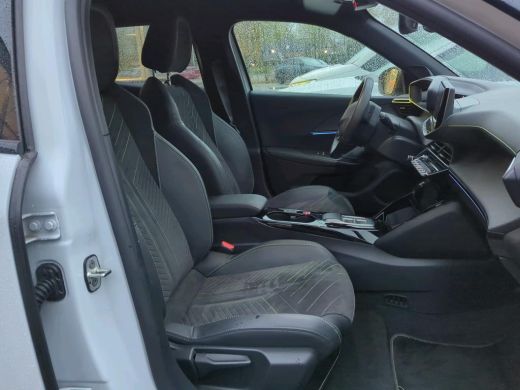 Peugeot e-2008 EV GT First Edition 54 kWh 156pk | Massage | Elektr. Stoelen | LED-Matrix | Adaptive Cruise | Sto... ActivLease financial lease