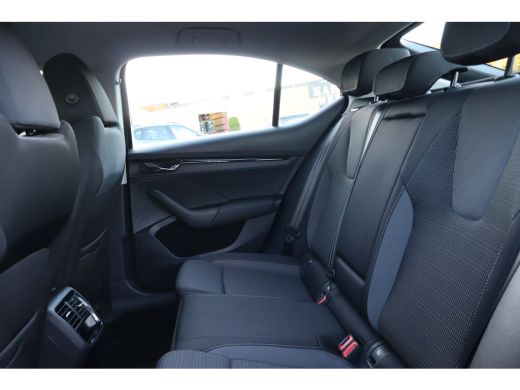 Skoda Octavia 110PK 1.0 e-TSI Business Edition | Cruise control | Keyless entry | Parkeersensor achter ActivLease financial lease