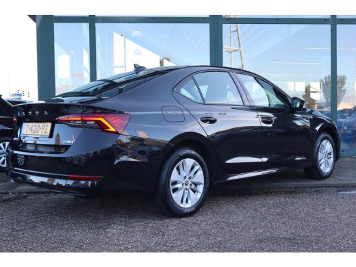 Skoda Octavia 110PK 1.0 e-TSI Business Edition | Cruise control | Keyless entry | Parkeersensor achter ActivLease financial lease