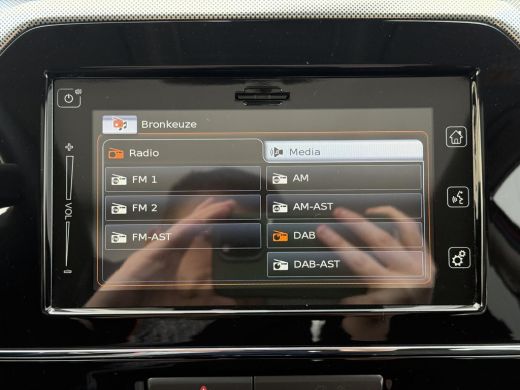 Suzuki Vitara 1.5 Hybrid Style **NAVIGATIE/ STOELVERWARMING/ DODEHOEK DETECTIE/ 36 MAANDEN GARANTIE** ActivLease financial lease