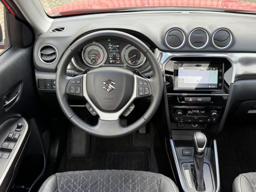 Suzuki Vitara 1.5 Hybrid Style **NAVIGATIE/ STOELVERWARMING/ DODEHOEK DETECTIE/ 36 MAANDEN GARANTIE** ActivLease financial lease