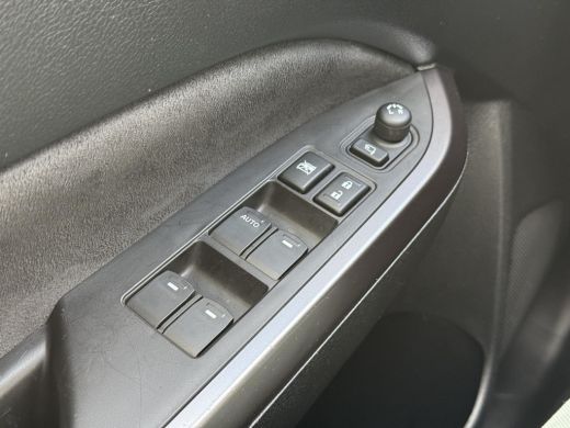 Suzuki Vitara 1.5 Hybrid Style **NAVIGATIE/ STOELVERWARMING/ DODEHOEK DETECTIE/ 36 MAANDEN GARANTIE** ActivLease financial lease