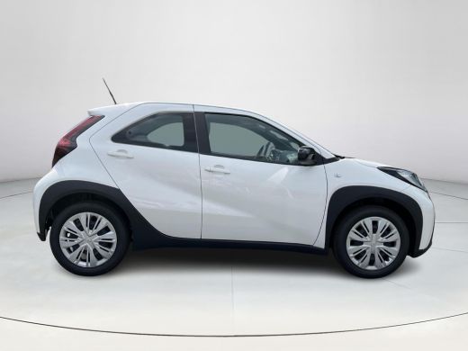Toyota Aygo 1.0 VVT-i MT Play | Pure white | Nieuw uit voorraad leverbaar | ActivLease financial lease