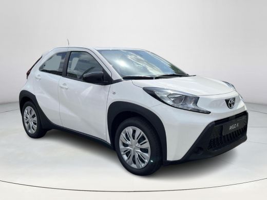 Toyota Aygo 1.0 VVT-i MT Play | Pure white | Nieuw uit voorraad leverbaar | ActivLease financial lease