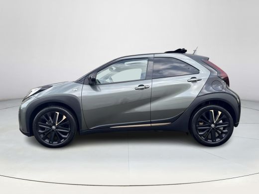 Toyota Aygo 1.0 VVT-i MT Premium Cabriodak | 06-10141018 Voor meer informatie ActivLease financial lease