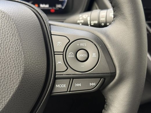 Toyota Corolla Cross Hybrid 140 Active **SAFETY PACK/ MODELJAAR 2025/ NIEUWE AUTO/ DIRECT LEVERBAAR** ActivLease financial lease