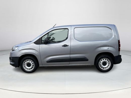 Toyota ProAce 1.5 D-4D Cool Comfort | Trekhaak | Airco | Achterdeuren met ramen | 3 Zitplaatsen | ActivLease financial lease