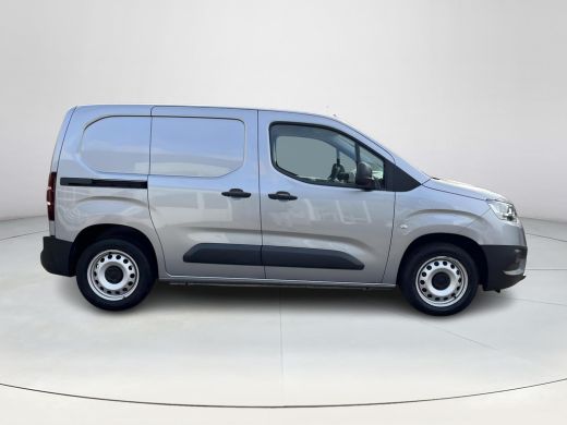 Toyota ProAce 1.5 D-4D Cool Comfort | Trekhaak | Airco | Achterdeuren met ramen | 3 Zitplaatsen | ActivLease financial lease