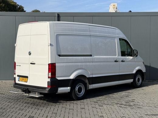 Volkswagen Crafter 2.0 TDI 140 PK / L3H3 / 1e EIG. / 3 TONS TREKHAAK / 3-ZITS / AIRCO / CRUISE / NAVI / 3000 KG AHG ActivLease financial lease
