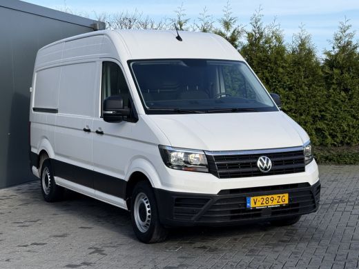 Volkswagen Crafter 2.0 TDI 140 PK / L3H3 / 1e EIG. / 3 TONS TREKHAAK / 3-ZITS / AIRCO / CRUISE / NAVI / 3000 KG AHG ActivLease financial lease