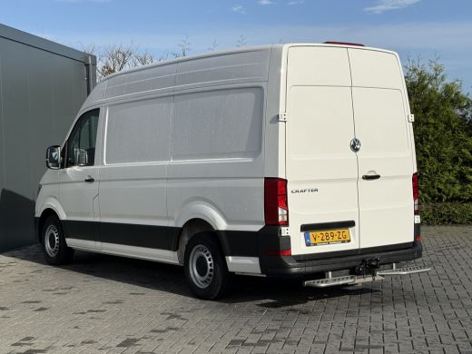 Volkswagen Crafter 2.0 TDI 140 PK / L3H3 / 1e EIG. / 3 TONS TREKHAAK / 3-ZITS / AIRCO / CRUISE / NAVI / 3000 KG AHG ActivLease financial lease