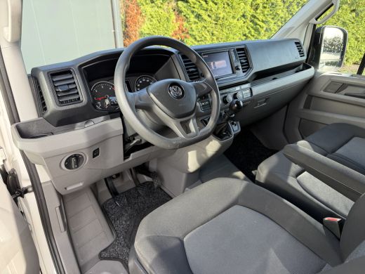 Volkswagen Crafter 2.0 TDI 140 PK / L3H3 / 1e EIG. / 3 TONS TREKHAAK / 3-ZITS / AIRCO / CRUISE / NAVI / 3000 KG AHG ActivLease financial lease
