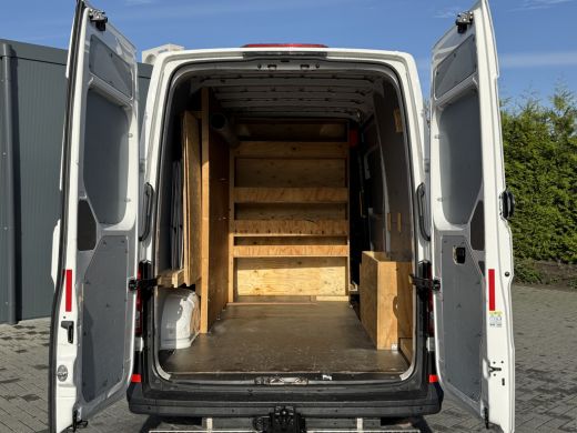 Volkswagen Crafter 2.0 TDI 140 PK / L3H3 / 1e EIG. / 3 TONS TREKHAAK / 3-ZITS / AIRCO / CRUISE / NAVI / 3000 KG AHG ActivLease financial lease