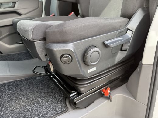 Volkswagen Crafter 35 2.0 TDI HIGHLINE+ / L3H3 / 750 KG DHOLLANDIA HYDR. LAADKLEP / AIRCO / CRUISE / NAVI / CAMERA /... ActivLease financial lease