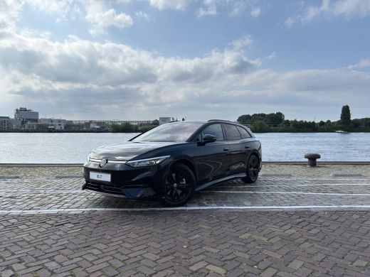 Volkswagen ID.7 Pro Limited Edition 77 kWh | Uit voorraad leverbaar | Adaptive Cruise control  met stop&go en stu...