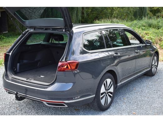 Volkswagen Passat Variant 218PK DSG HYBRID GTE BUSINESS LEDER/CAMERA/TREKHAAK/IQ-LIGHT ActivLease financial lease