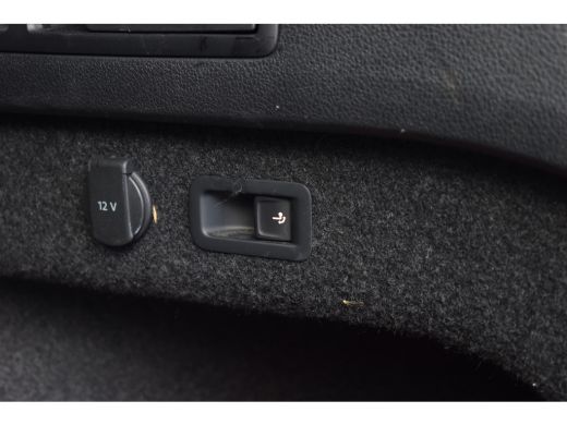 Volkswagen Passat Variant 218PK DSG HYBRID GTE BUSINESS LEDER/CAMERA/TREKHAAK/IQ-LIGHT ActivLease financial lease