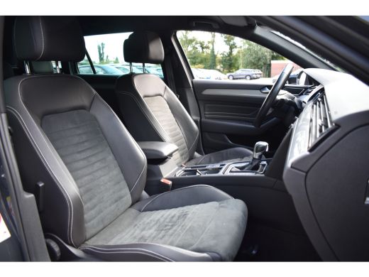 Volkswagen Passat Variant 218PK DSG HYBRID GTE BUSINESS LEDER/CAMERA/TREKHAAK/IQ-LIGHT ActivLease financial lease