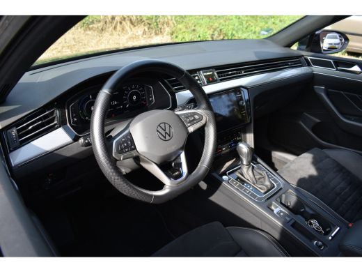 Volkswagen Passat Variant 218PK DSG HYBRID GTE BUSINESS TREKHAAK/IQ-LIGHT/VIRTUAL/LEDER ActivLease financial lease