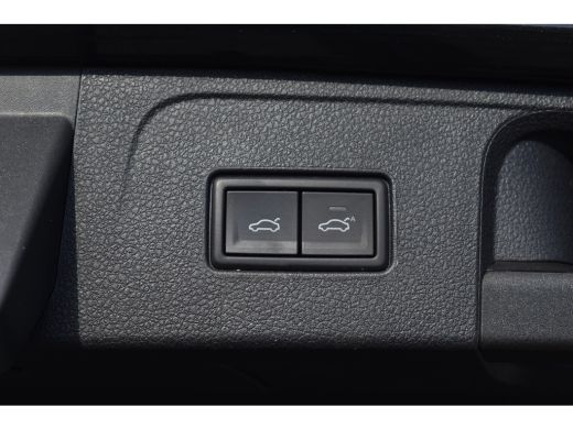 Volkswagen Passat Variant 218PK DSG HYBRID GTE BUSINESS TREKHAAK/IQ-LIGHT/VIRTUAL/LEDER ActivLease financial lease